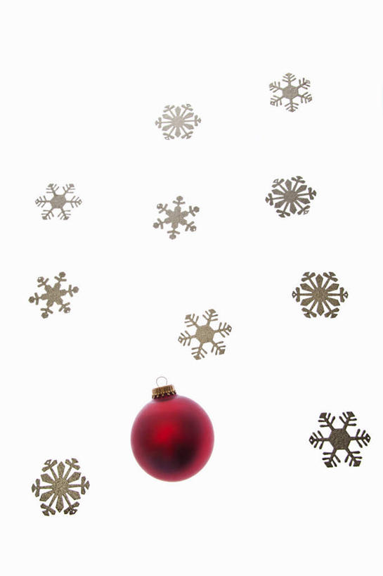 无人,竖图,室内,特写,白天,正面,静物,圣诞节,一排,节日,庆祝,整齐,装饰,挂饰,雪花,圣诞球,文化,球,排列,一个,红色,庆典,球体,单个,纪念,华丽,修饰,点缀,队列,衬托,美观,雅致,雅观,彩图