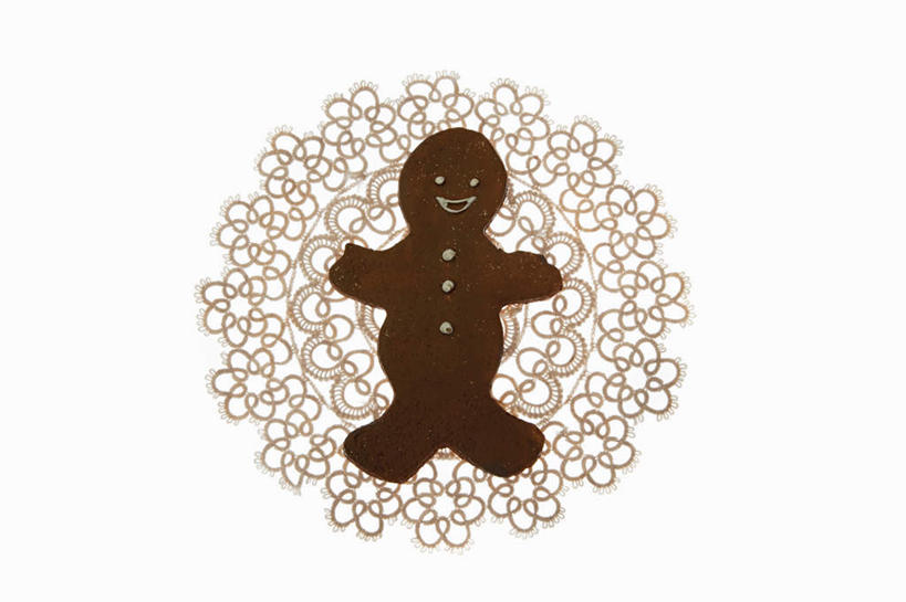 点心,无人,横图,俯视,室内,特写,白天,白色背景,桌面,桌子,圣诞节,节日,庆祝,装饰,人形,木制,雪花,食品,甜点,文化,食物,糕点,木制品,饼干,甜食,零食,庆典,摄影,影棚,纪念,华丽,修饰,点缀,酥饼,姜饼,衬托,美观,雅致,雅观,姜饼人,装饰饼干,彩图,高角度拍摄,影棚拍摄,拍摄