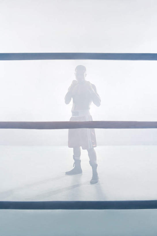 西方人,一个人,拳击手,体育馆,栏杆,运动场,站,竖图,室内,白天,正面,锻炼,快乐,安全,比赛,运动,竞争,拳击,欧洲,欧洲人,仅一个男性,仅一个人,对抗,服装,冲突,围栏,防护,拳击手套,背光,娱乐,运动器械,体育场,护栏,仅一个年轻男性,衣服,手套,站着,休闲,健身器械,服饰,保护,体育运动,衣着,穿着,对立,矛盾,保险,健身器材,逆光,敌对,挫败,斗争,抗拒,抗衡,保全,周全,安稳,安定,运动馆,防护手套,衣饰,平安,体育,男人,男性,年轻男性,白种人,拳击家,拳击运动员,站立,彩图,全身,健身,运动器材