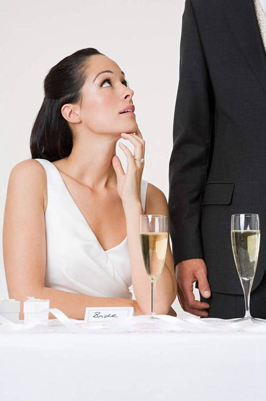 葡萄酒,西方人,两个人,家庭,夫妻,新娘,新郎,站,坐,竖图,室内,白天,白色背景,正面,婚纱,衬衫,西装,爱情,婚礼,奢侈,快乐,桌面,桌子,杯子,欧洲,欧洲人,撑,套装,正装,庆祝,木制,高脚杯,领带,结婚,浪漫,托腮,注视,职业装,玻璃制品,酒,饮料,酒杯,木制品,香槟,观察,看,托,站着,温暖,温馨,喜庆,一家人,恩爱,诱惑,恋人,摄影,影棚,观看,纪念,和睦,察看,关注,托下巴,香槟杯,气泡酒,起泡酒,汽酒,男人,男性,年轻男性,年轻女性,女人,女性,白种人,年轻人,夫妇,情侣,玻璃杯,站立,坐着,半身,彩图,影棚拍摄,衬衣,婚礼服,礼服,高兴,欢笑,拍摄,伴侣,融洽