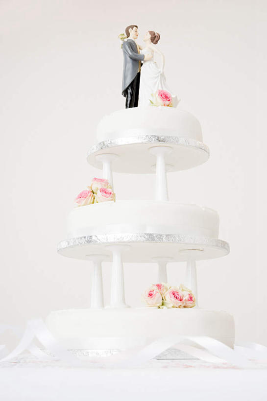 点心,西方人,无人,两个人,家庭,夫妻,新娘,新郎,竖图,室内,特写,白天,白色背景,正面,爱情,婚礼,快乐,雕塑,欧洲,欧洲人,庆祝,艺术,装饰,雕刻,雕像,食品,婚礼蛋糕,结婚,浪漫,食物,糕点,一个,工艺品,温暖,温馨,喜庆,一家人,恩爱,恋人,摄影,影棚,单个,纪念,美术,和睦,主题,陈列,功能,美学,男人,男性,年轻男性,年轻女性,女人,女性,白种人,年轻人,夫妇,情侣,彩图,全身,影棚拍摄,高兴,拍摄,伴侣,融洽,蛋糕,结婚蛋糕