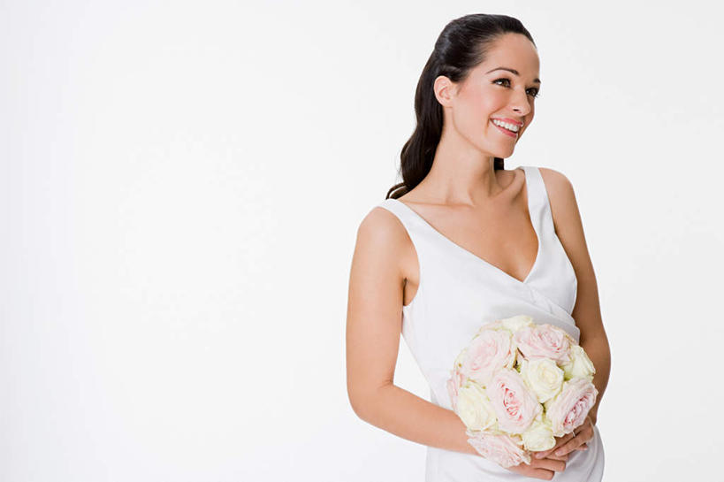 西方人,一个人,新娘,站,笑,微笑,露齿笑,横图,室内,白天,白色背景,正面,婚纱,爱情,婚礼,快乐,幸福,纯洁,热情,玫瑰,欧洲,欧洲人,仅一个年轻女性,仅一个女性,仅一个人,握,庆祝,盛开,捧花,手捧花,玫瑰花,结婚,浪漫,拿,花蕾,拿着,注视,花,花瓣,花朵,鲜花,花束,花苞,花蕊,观察,看,站着,温暖,温馨,喜庆,恩爱,握着,摄影,影棚,观看,纪念,和睦,察看,关注,感动,尊敬,婚礼捧花,天真,刺玫花,徘徊花,年轻女性,女人,女性,白种人,站立,半身,彩图,影棚拍摄,婚礼服,礼服,高兴,拍摄,融洽