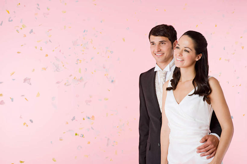 西方人,两个人,家庭,夫妻,新娘,新郎,站,抱,笑,微笑,露齿笑,横图,室内,白天,正面,婚纱,西装,爱情,婚礼,快乐,欧洲,欧洲人,粉色背景,套装,正装,庆祝,结婚,浪漫,注视,职业装,观察,看,站着,温暖,温馨,喜庆,一家人,恩爱,恋人,摄影,影棚,抱着,观看,纪念,和睦,察看,搂着,关注,男人,男性,年轻男性,年轻女性,女人,女性,白种人,年轻人,夫妇,情侣,怀抱,搂,搂抱,相抱,拥抱,站立,半身,彩图,影棚拍摄,婚礼服,礼服,高兴,拍摄,伴侣,融洽