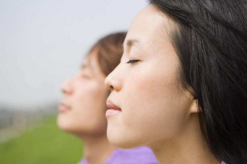 东方人,脸,头,脸颊,头发,两个人,站,闭眼,横图,室外,特写,白天,侧面,爱情,草地,草坪,植物,东京,日本,亚洲,阴影,服装,朦胧,模糊,光线,影子,浪漫,休闲装,黄种人,肩膀,草,衣服,蓝色,绿色,黑色,蓝天,天空,阳光,天,站着,休闲,温暖,温馨,休闲服,恩爱,恋人,服饰,晴朗,和睦,东亚,本州,万里无云,关东地方,本州岛,日本国,东京都,男人,男性,年轻男性,年轻女性,女人,女性,亚洲人,头部,长发,脸部,脸蛋,面部,情侣,晴空,晴空万里,闭眼睛,闭着眼,闭着眼睛,站立,半身,彩图,伴侣,融洽