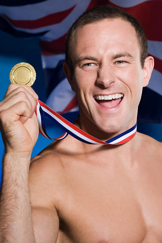 西方人,脸,头,脸颊,肌肉,健壮,一个人,运动员,站,笑,大笑,竖图,室内,特写,白天,正面,兴奋,成功,胜利,旗帜,国旗,欧洲,欧洲人,仅一个男性,仅一个人,仅一个中年男性,握,阴影,反射,影子,注视,裸露,肩膀,一个,观察,看,站着,张嘴,健康,光彩,活力,力量,握着,摄影,影棚,单个,观看,青春,察看,强壮,关注,奖牌,裸,荣誉,奖品,张大嘴巴,哈哈大笑,荣耀,光荣,男人,男性,中年男性,白种人,头部,脸部,脸蛋,面部,旗,张开嘴,体育运动员,运动选手,站立,半身,彩图,影棚拍摄,高兴,狂笑,拍摄