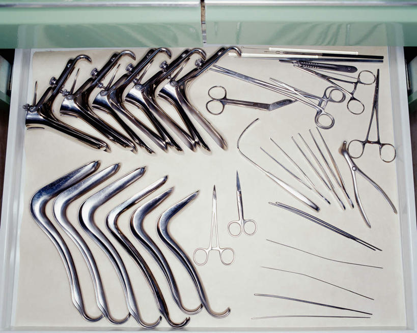 无人,横图,俯视,室内,特写,白天,静物,金属制品,一排,许多,修剪,锐利,整齐,并列,并排,金属,工具,剪刀,刀具,很多,排列,刀,裁剪,锋利,手术刀,尖锐,剪子,剪裁,切割,队列,医疗器械,平行,尖利,手术剪刀,犀利,厉害,手术剪,医疗用具,彩图,高角度拍摄