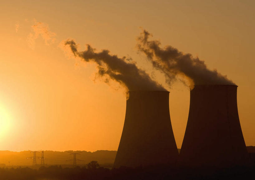 无人,工厂,横图,室外,白天,正面,烟囱,日落,阴影,环保,光线,影子,晚霞,霞光,蓝天,天空,阳光,黄昏,天,金色,彩霞,能源,污染,生态,回收,资源,核电站,利用,低碳,循环,持续,环境污染,核电厂,夕阳,彩图,工地,制造厂