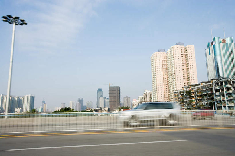 无人,家,高楼大厦,栏杆,竖图,室外,白天,仰视,度假,美景,城市风光,标志建筑,城市,大桥,大厦,地标,建筑,立交桥,路灯,桥梁,汽车,广州,中国,亚洲,朦胧,模糊,栅栏,房屋,屋子,景观,篱笆,云,云朵,高架,建筑群,围栏,桥,灯光,云彩,娱乐,建设,护栏,楼房,住宅,车,灯,蓝色,白云,蓝天,天空,交通工具,轿车,天,享受,休闲,景色,放松,照明设备,东亚,广东,广东省,中华人民共和国,华南地区,省会,广州市,粤,彩图,低角度拍摄,房子,大楼,高层建筑,高楼