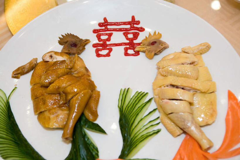 无人,竖图,俯视,室内,特写,白天,鸡,萝卜,胡萝卜,黄瓜,蔬菜,餐具,朦胧,模糊,新鲜,标志,碟子,盘,文字,字符,鸡肉,食品,标识,鸡腿,美食,饮食,食物,一个,盘子,碟,汉字,佳肴,有机食品,绿色食品,单个,中文,国文,华文,青瓜,胡瓜,红萝卜,甘荀,彩图,高角度拍摄