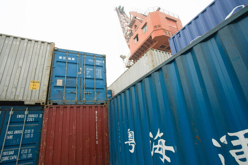 无人,码头,竖图,室外,白天,仰视,度假,技术,美景,城市风光,城市,港口,建筑,中国,亚洲,景观,云,云朵,集装箱,云彩,娱乐,设备,货柜,吊车,施工,白云,蓝天,天空,箱子,交通工具,天,享受,休闲,机械,起重机,景色,放松,运输,工程,载具,东亚,物流,中华人民共和国,工作车,施工车,汽车吊,彩图,低角度拍摄,摆渡口,埠头,渡口,渡头,港湾,海港,货运码头,口岸,商港