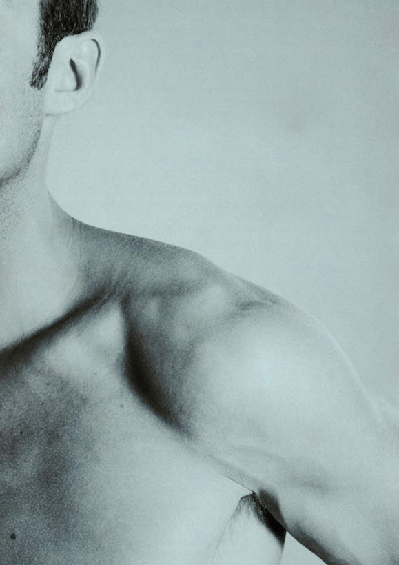 西方人,肩,一个人,站,竖图,室内,特写,白天,白色背景,正面,欧洲,欧洲人,仅一个男性,仅一个人,裸露,肩膀,仅一个年轻男性,站着,摄影,影棚,赤裸,裸,男人,男性,年轻男性,白种人,站立,半身,彩图,影棚拍摄,拍摄