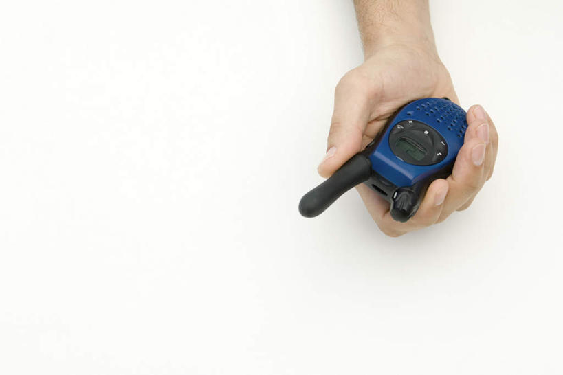 西方人,手,一个人,横图,俯视,室内,特写,白天,白色背景,桌子,欧洲,欧洲人,仅一个男性,仅一个人,办公桌,拿,拿着,仅一个年轻男性,手部,摄影,影棚,单手,对讲机,男人,男性,年轻男性,白种人,半身,彩图,高角度拍摄,影棚拍摄,拍摄