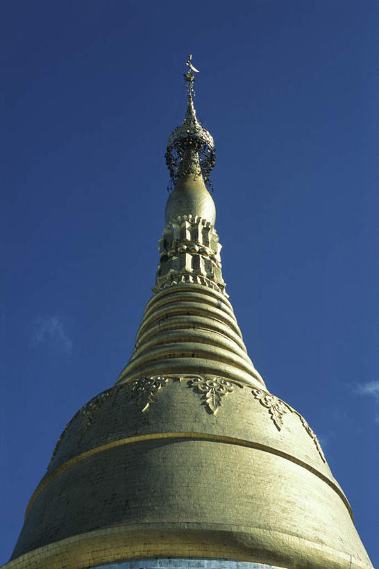 无人,竖图,室外,特写,白天,仰视,旅游,度假,标志建筑,建筑,缅甸,亚洲,节日,建筑群,塔,文化,娱乐,建设,蓝色,蓝天,天空,天,祈祷,享受,休闲,健康,放松,许愿,宗教,东南亚,信仰,纪念,祈求,缅甸联邦,仰光大金塔,仰光大金寺,雪德宫大金塔,大金塔,平安,彩图,低角度拍摄