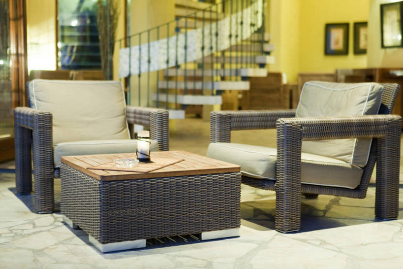 无人,宾馆,栏杆,横图,室内,白天,正面,家具,楼梯,沙发,装修,桌子,建筑,欧式,阴影,装饰,反射,木制,扶手,影子,塑料,阶梯,墙,豪华,茶几,建设,现代,装潢,护栏,墙壁,墙面,台阶,木制品,塑料制品,室内装潢,烟灰缸,华丽,修饰,样板房,点缀,家居装潢,挂画,房屋设计,地中海风格,古典风格,简约风格,布艺沙发,室内设计,样板房装潢,衬托,美观,雅致,雅观,烟碟,烟盅,设计,装饰画,烟缸,彩图,客店,客栈,旅店,旅馆,旅舍