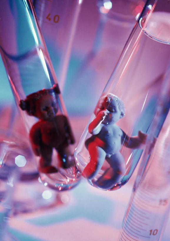 婴儿,儿童,无人,竖图,室内,特写,白天,正面,游戏,纯洁,实验,仪器,静物,杯子,玩具,朦胧,模糊,研究,透明,分析,化学,测试,试管,玩,娱乐,量杯,玻璃制品,两个,小孩,玻璃瓶,瓶子,休闲,器皿,可爱,益智,活泼,活动,发泄,消遣,智力,宝宝,计量,纯真,烂漫,无邪,玻璃仪器,试验耗材,实验用品,宣泄,伶俐,天真,孩子,玻璃杯,玩耍,嬉戏,彩图