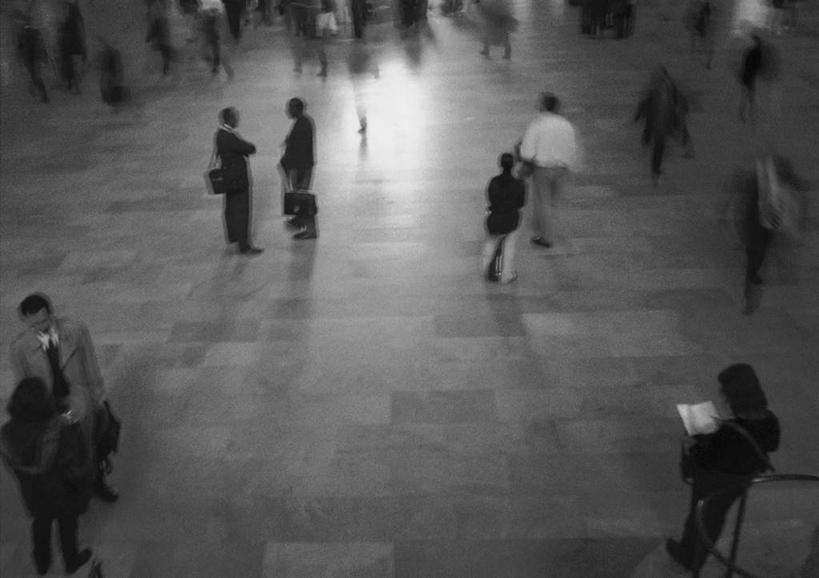 西方人,同事,商务人士,商务男性,站,横图,俯视,黑白,室外,白天,衬衫,成功,合作,团队,集体,信心,道路,路,公路,欧洲,欧洲人,套装,包,公文包,交通,许多人,队伍,站着,一群人,公事包,领导,成就,商务装,合伙,领袖,工薪阶层,男人,男性,年轻男性,年轻女性,女人,女性,白种人,白领,上班族,马路,站立,高角度拍摄,全身,衬衣