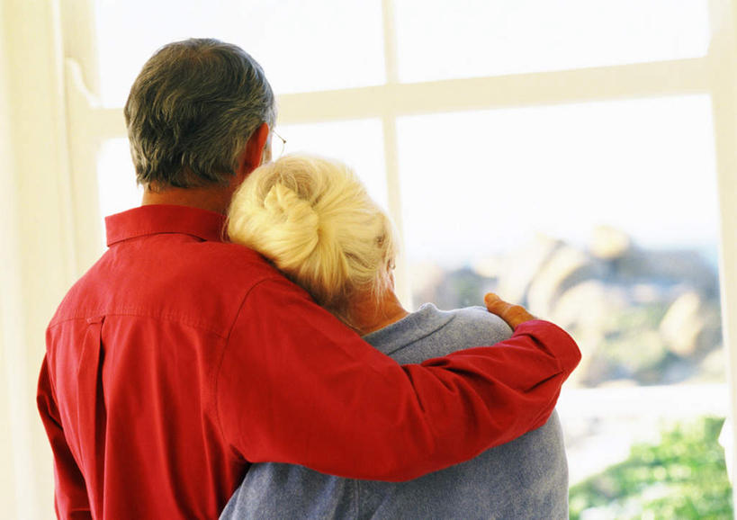 西方人,两个人,客厅,站,抱,横图,室内,白天,爱情,窗户,欧洲,欧洲人,朦胧,模糊,浪漫,玻璃窗,背面,站着,温暖,温馨,恩爱,恋人,抱着,和睦,起居室,搂着,男人,男性,女人,女性,中年男性,中年女性,白种人,情侣,搂,搂抱,站立,半身,彩图,伴侣,融洽