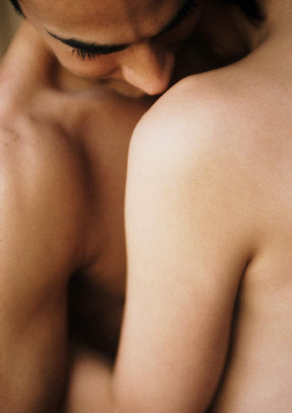 西方人,两个人,夫妻,站,竖图,室内,白天,侧面,爱情,性感,欧洲,欧洲人,浪漫,裸露,站着,恩爱,诱惑,恋人,赤裸,裸,男人,男性,年轻男性,年轻女性,女人,女性,白种人,情侣,站立,半身,彩图,伴侣