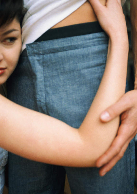 西方人,两个人,夫妻,站,抱,竖图,俯视,室内,白天,爱情,欧洲,欧洲人,浪漫,站着,恩爱,恋人,抱着,搂着,男人,男性,年轻男性,年轻女性,女人,女性,白种人,情侣,搂,搂抱,站立,半身,彩图,高角度拍摄,伴侣