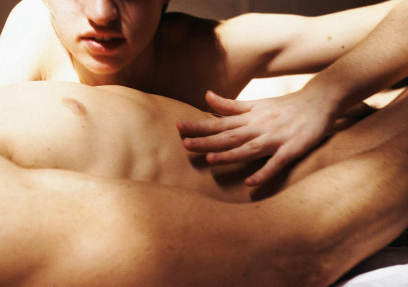 西方人,两个人,夫妻,坐,摸,横图,室内,白天,正面,爱情,欧洲,欧洲人,抚摸,浪漫,恩爱,恋人,男人,男性,年轻男性,年轻女性,女人,女性,白种人,情侣,触摸,接触,坐着,半身,彩图,伴侣