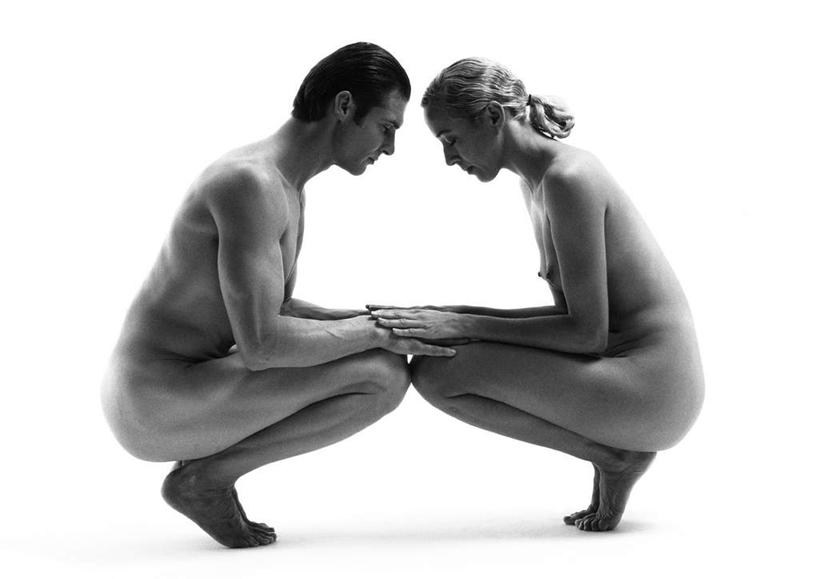 西方人,两个人,蹲,横图,黑白,室内,白天,白色背景,侧面,爱情,跳舞,欧洲,欧洲人,浪漫,裸露,相视,温暖,温馨,面对面,恩爱,恋人,摄影,影棚,赤裸,对视,和睦,裸,相对,舞姿,相看,男人,男性,年轻男性,年轻女性,女人,女性,白种人,情侣,蹲着,全身,影棚拍摄,拍摄,舞蹈,伴侣,融洽