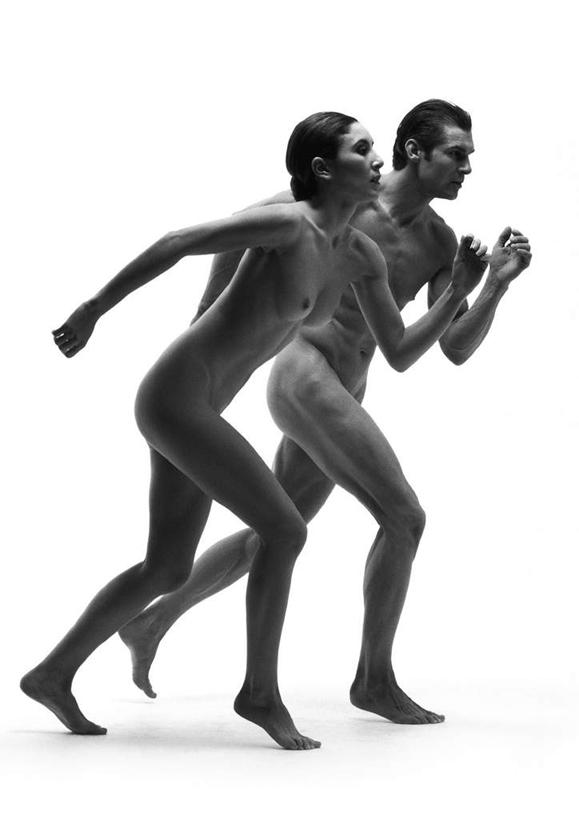 西方人,两个人,站,走,竖图,黑白,室内,白天,白色背景,侧面,爱情,跳舞,欧洲,欧洲人,浪漫,裸露,站着,温暖,温馨,恩爱,姿势,恋人,摄影,影棚,赤裸,和睦,裸,舞姿,男人,男性,年轻男性,年轻女性,女人,女性,白种人,情侣,步行,散步,站立,走路,全身,影棚拍摄,拍摄,舞蹈,伴侣,融洽