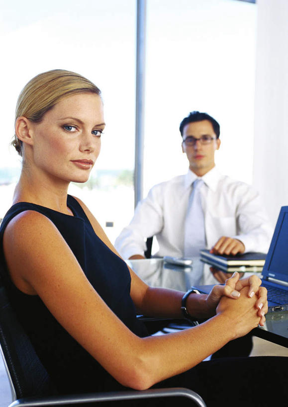 西方人,两个人,同事,商务人士,商务男性,商务女性,坐,打电话,竖图,室内,白天,正面,衬衫,成功,合作,团队,集体,信心,电脑,笔记本电脑,窗户,落地窗,电话,手机,椅子,欧洲,欧洲人,套装,朦胧,模糊,网络,材料,档案,文件,扭头,通讯设备,队伍,玻璃窗,会议椅,资料,转头,办公椅,无线,领导,成就,文档,通信设备,商务装,无线网络,合伙,领袖,无线上网,便携式电脑,工薪阶层,商务椅,培训椅,交流,手提电脑,男人,男性,年轻男性,年轻女性,女人,女性,白种人,白领,上班族,沟通,通话,坐着,半身,彩图,衬衣