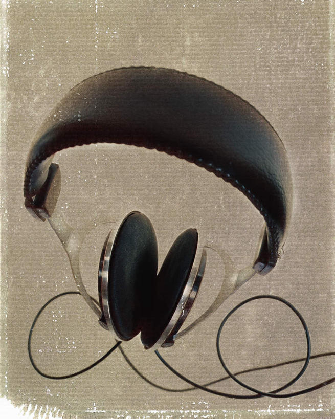 无人,竖图,室内,特写,白天,正面,快乐,满意,幸福,静物,电力,电线,线,音响,电能,音乐,线路,娱乐,一个,耳机,享受,休闲,放松,摄影,影棚,单个,电,电源,电源线,舒适,享乐,能量,彩图,影棚拍摄,拍摄