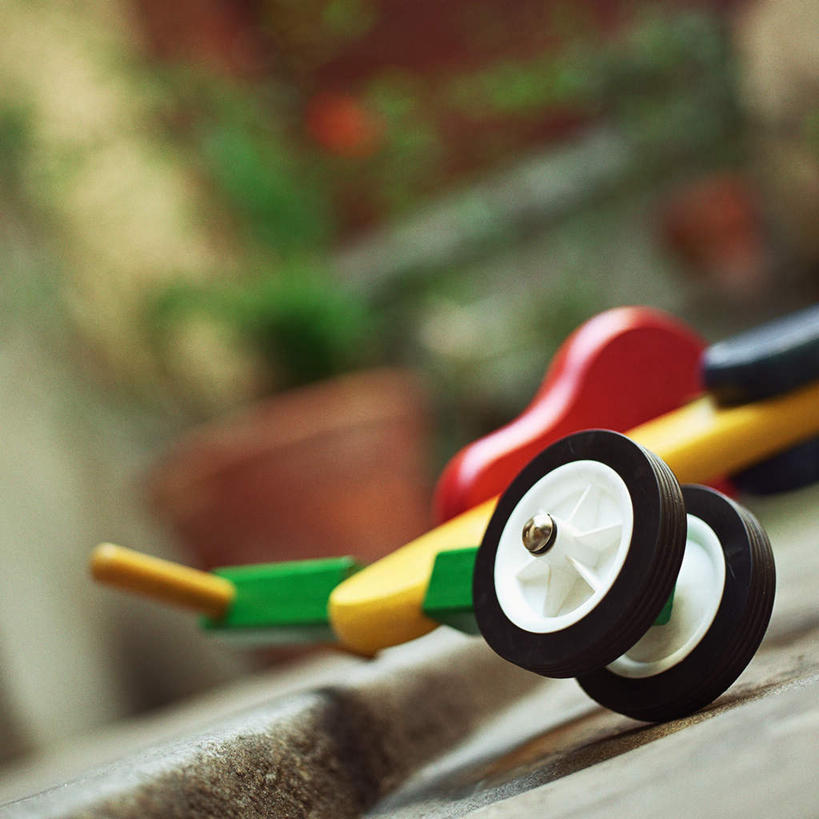 无人,方图,室内,特写,白天,正面,游戏,植物,自行车,玩具,一辆,阴影,朦胧,模糊,光线,盆栽,影子,墙,盆景,地面,玩,娱乐,墙壁,墙面,车,脚踏车,绿色,阳光,自然,交通工具,休闲,益智,生长,成长,活动,发泄,消遣,智力,宣泄,玩耍,嬉戏,彩图