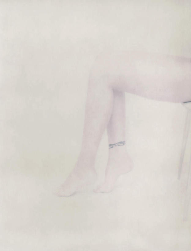 西方人,腿部,脚,脚趾,脚后跟,脚背,踝,腿,一个人,坐,竖图,室内,特写,白天,白色背景,侧面,时尚,椅子,欧洲,欧洲人,仅一个年轻女性,仅一个女性,仅一个人,一把,文化,纹身,个性,摄影,信仰,影棚,刺青,追求,特效,想象,文身,勇气,崇拜,张扬,年轻女性,女人,女性,白种人,脚底,坐着,半身,彩图,影棚拍摄,拍摄