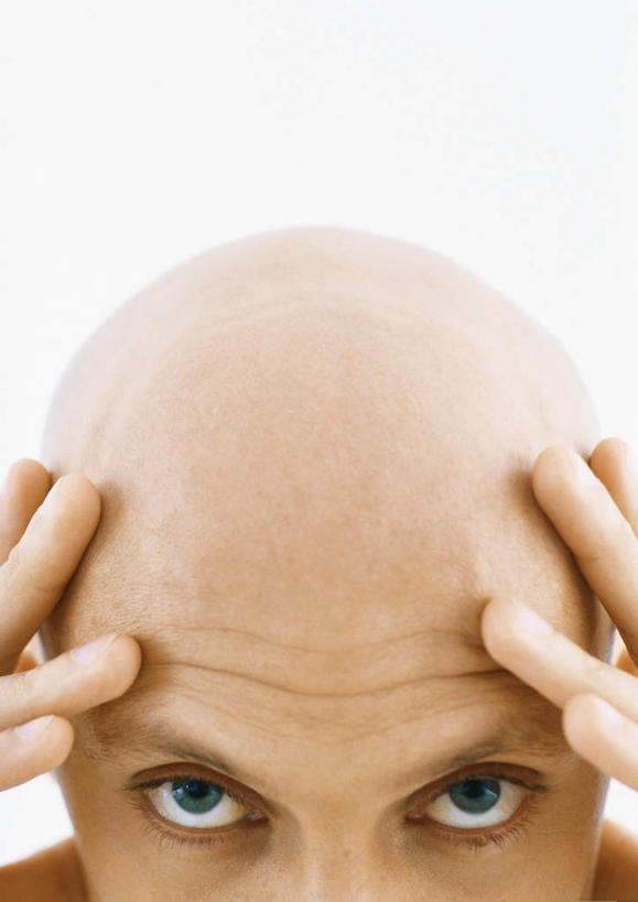 西方人,脸,头,眼睛,脸颊,眉毛,睫毛,秃头,一个人,站,摸,竖图,室内,特写,白天,白色背景,正面,欧洲,欧洲人,瞳孔,仅一个男性,仅一个人,抚摸,注视,仅一个年轻男性,观察,看,站着,眼部,摄影,影棚,观看,察看,关注,男人,男性,年轻男性,白种人,头部,光头,无发,睫,脸部,脸蛋,眉,面部,眼,眼睫毛,眼眉,触摸,接触,站立,半身,彩图,影棚拍摄,拍摄,眼眉毛