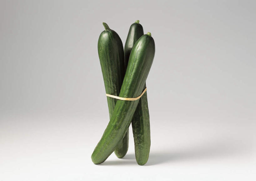 无人,横图,俯视,室内,特写,白天,白色背景,餐桌,桌子,黄瓜,蔬菜,阴影,新鲜,反射,影子,食品,捆,食物,三个,摄影,有机食品,绿色食品,影棚,餐台,青瓜,胡瓜,彩图,高角度拍摄,影棚拍摄,拍摄
