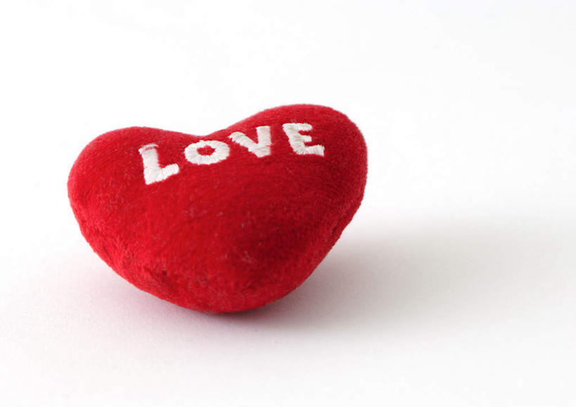 无人,横图,俯视,室内,特写,白天,白色背景,爱情,靠垫,桌子,静物,情人节,节日,爱心,庆祝,办公桌,靠枕,浪漫,文化,一个,红色,抱枕,垫子,枕头,庆典,温暖,温馨,心形,恩爱,摄影,影棚,单个,纪念,和睦,心型,彩图,高角度拍摄,影棚拍摄,拍摄,融洽