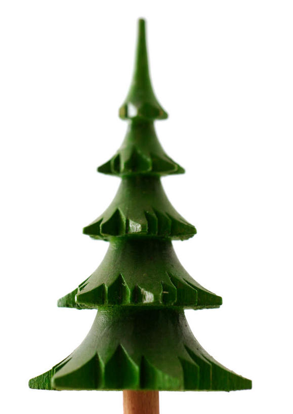 无人,竖图,俯视,室内,特写,白天,白色背景,桌子,静物,圣诞节,一棵,节日,庆祝,装饰,办公桌,文化,树,树木,庆典,摄影,影棚,纪念,华丽,修饰,点缀,杉树,衬托,美观,雅致,雅观,彩图,高角度拍摄,影棚拍摄,拍摄