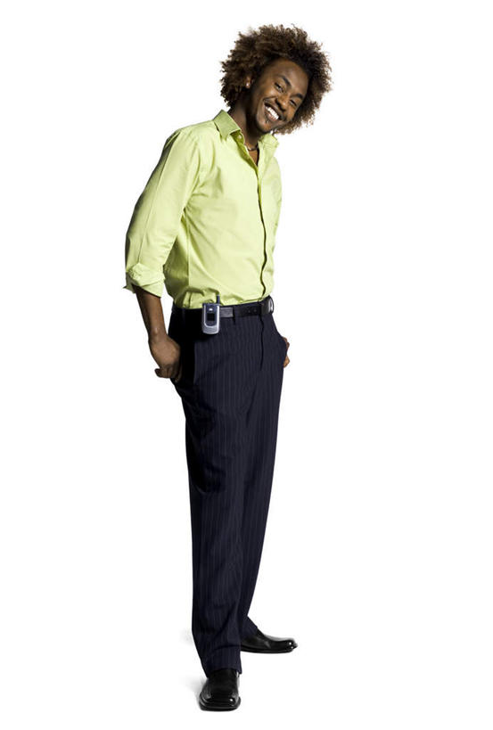 西方人,一个人,站,笑,微笑,露齿笑,竖图,室内,白天,白色背景,侧面,衬衫,欧洲,非洲,黑人,欧洲人,仅一个男性,仅一个人,服装,注视,仅一个年轻男性,衣服,绿色,观察,看,站着,摄影,服饰,影棚,观看,察看,双手插袋,衣着,穿着,关注,手插袋,双手抄兜,双手放兜,衣饰,男人,男性,年轻男性,非洲人,插兜,两手抄兜,两手放兜,手插兜,手放口袋,站立,彩图,全身,影棚拍摄,衬衣,拍摄,手抄兜