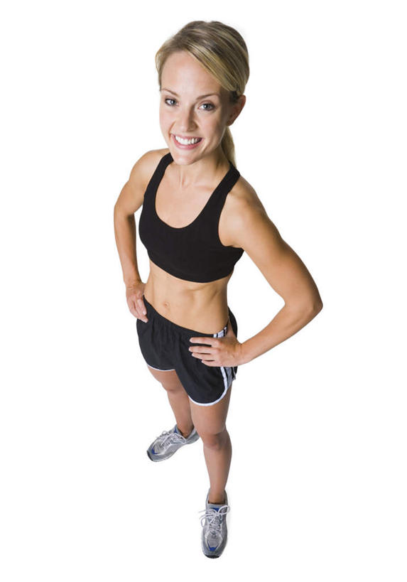 西方人,一个人,站,笑,微笑,露齿笑,竖图,俯视,室内,白天,白色背景,运动服,运动鞋,鞋子,欧洲,欧洲人,仅一个年轻女性,仅一个女性,仅一个人,服装,注视,手叉腰,衣服,黑色,叉腰,观察,看,站着,摄影,服饰,影棚,观看,休闲鞋,察看,双手叉腰,衣着,穿着,关注,衣饰,年轻女性,女人,女性,白种人,站立,彩图,高角度拍摄,全身,影棚拍摄,拍摄,运动装