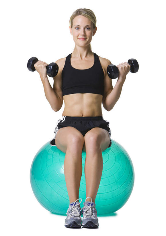 西方人,一个人,坐,举,笑,微笑,竖图,室内,白天,白色背景,正面,运动服,运动鞋,锻炼,运动,哑铃,鞋子,欧洲,欧洲人,仅一个年轻女性,仅一个女性,仅一个人,握,服装,拿,拿着,注视,运动器械,一个,衣服,绿色,黑色,观察,看,托,健身器械,健身球,握着,摄影,服饰,影棚,单个,观看,休闲鞋,瑜伽球,察看,衣着,穿着,关注,健身器材,衣饰,体育,年轻女性,女人,女性,白种人,举起,举手,举着,向上举,向上伸,向上托,坐着,彩图,全身,影棚拍摄,健身,拍摄,运动器材,运动装