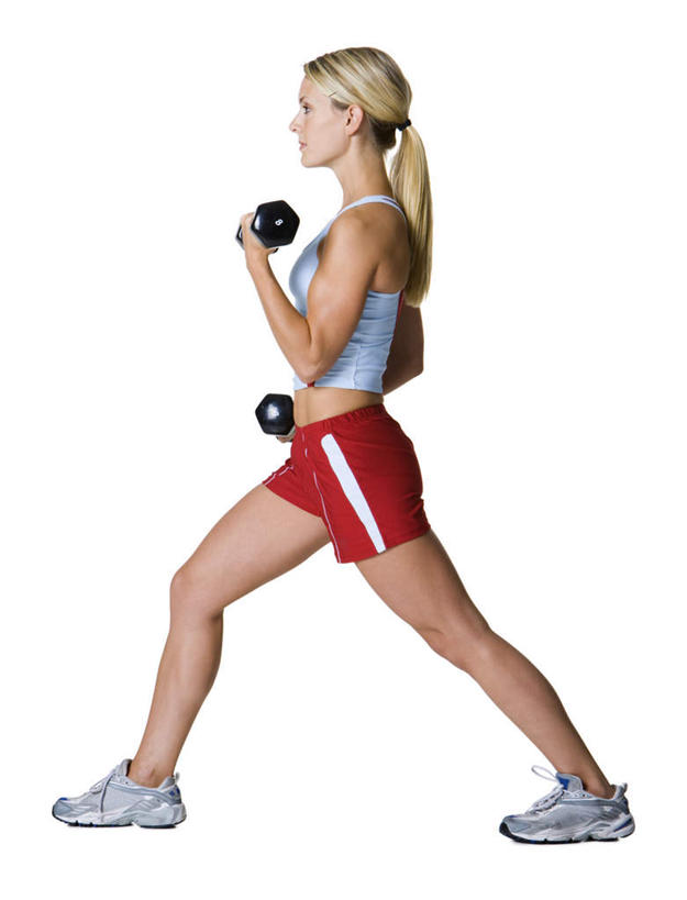 西方人,一个人,站,举,竖图,室内,白天,白色背景,侧面,运动服,锻炼,运动,哑铃,欧洲,欧洲人,仅一个年轻女性,仅一个女性,仅一个人,握,服装,拿,拿着,注视,运动器械,衣服,红色,白色,黑色,观察,看,托,站着,健身器械,握着,摄影,服饰,影棚,观看,察看,衣着,穿着,关注,健身器材,衣饰,体育,年轻女性,女人,女性,白种人,举起,举手,举着,向上举,向上伸,向上托,站立,彩图,全身,影棚拍摄,健身,拍摄,运动器材,运动装