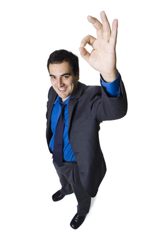 西方人,一个人,商务人士,商务男性,站,举,笑,微笑,露齿笑,竖图,俯视,室内,白天,白色背景,衬衫,满意,胜利,欧洲,欧洲人,仅一个男性,仅一个人,仅一个中年男性,套装,领带,注视,观察,看,手势,托,站着,同意,ok手势,摄影,影棚,观看,察看,象征,庄重,关注,商务装,身份,工薪阶层,正式,地位,男人,男性,中年男性,白种人,白领,上班族,举起,举手,举着,向上举,向上伸,向上托,站立,彩图,高角度拍摄,全身,影棚拍摄,衬衣,拍摄,同意手势