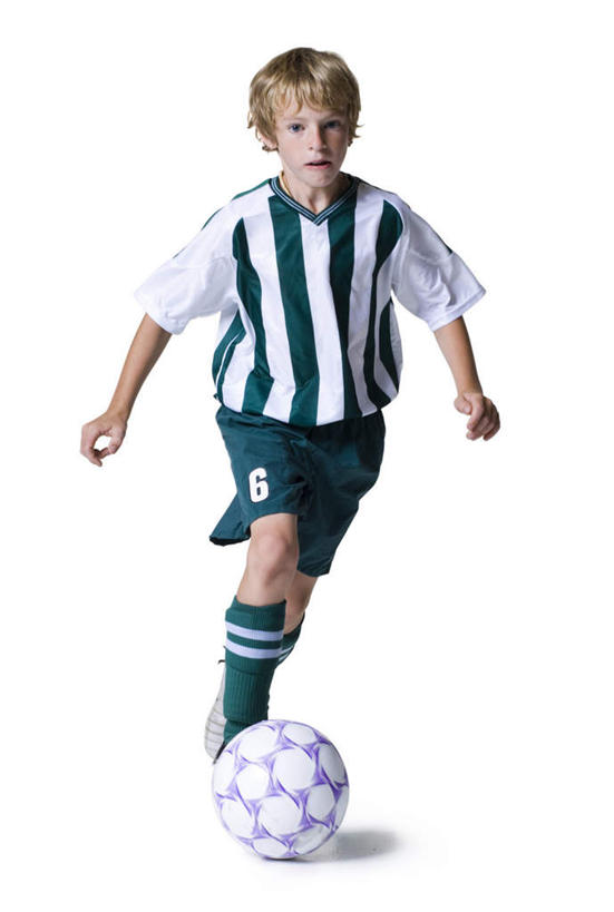 西方人,儿童,一个人,跑,伸展双臂,竖图,室内,白天,白色背景,正面,运动服,锻炼,纯洁,运动,足球,欧洲,欧洲人,仅一个男性,仅一个人,服装,足球装备,注视,运动器械,袜子,小孩,衣服,绿色,白色,观察,看,仅一个小孩,健身器械,可爱,童年,童趣,摄影,服饰,影棚,观看,长袜,察看,衣着,穿着,关注,健身器材,童真,烂漫,无邪,长筒袜,蹴鞠,衣饰,长统袜,体育,天真,足球运动,男孩,男人,男性,白种人,孩子,敞开双臂,跑步,伸开双臂,展开双肩,张开手臂,张开双臂,彩图,全身,影棚拍摄,健身,拍摄,运动器材,男生,运动装