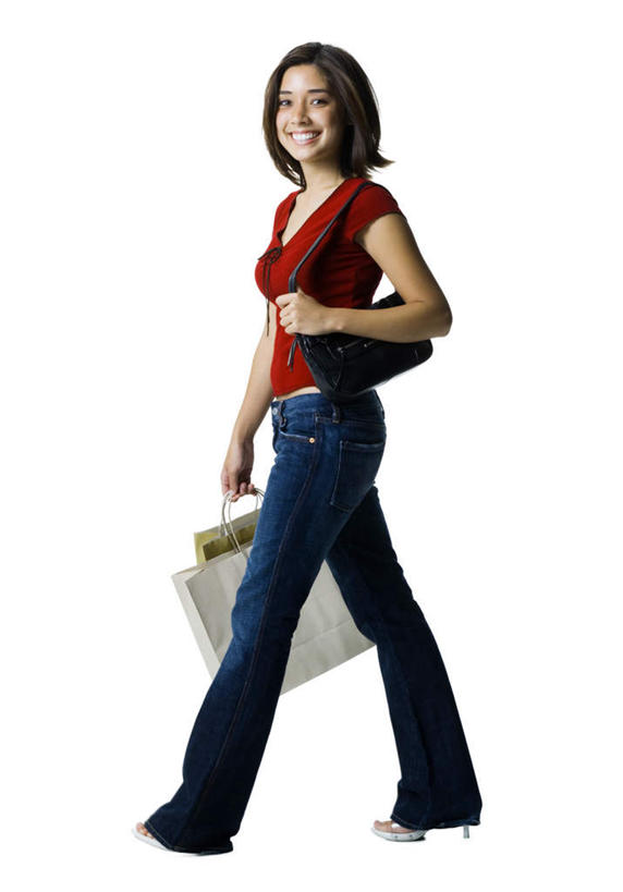 东方人,一个人,走,笑,微笑,露齿笑,竖图,室内,白天,白色背景,侧面,购物,消费,袋子,亚洲,仅一个年轻女性,仅一个女性,仅一个人,握,服装,裤子,包,包装袋,皮包,手提袋,购物袋,拿,拿着,注视,牛仔裤,休闲装,黄种人,衣服,红色,观察,看,休闲,休闲服,握着,金融,摄影,服饰,影棚,观看,单肩包,察看,购买,关注,贸易,年轻女性,女人,女性,亚洲人,步行,散步,走路,彩图,全身,影棚拍摄,拍摄