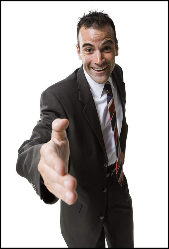 西方人,一个人,商务人士,商务男性,站,握手,笑,微笑,露齿笑,竖图,室内,白天,白色背景,正面,衬衫,欧洲,欧洲人,仅一个男性,仅一个人,仅一个中年男性,套装,领带,注视,观察,看,站着,摄影,影棚,观看,察看,象征,庄重,关注,商务装,身份,工薪阶层,正式,地位,男人,男性,中年男性,白种人,白领,上班族,站立,半身,彩图,影棚拍摄,衬衣,拍摄