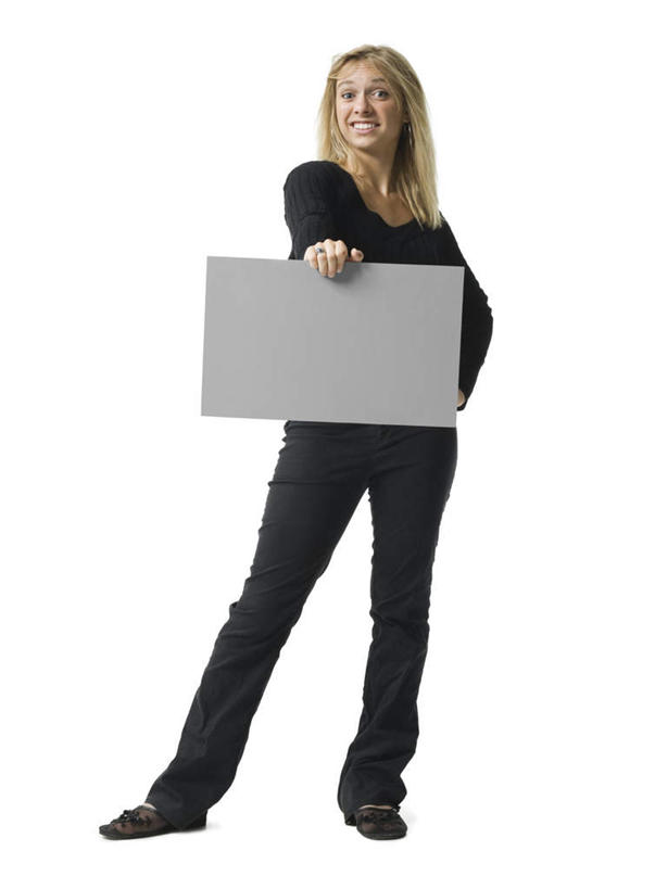 西方人,一个人,站,笑,微笑,露齿笑,竖图,室内,白天,白色背景,正面,指示牌,欧洲,欧洲人,仅一个年轻女性,仅一个女性,仅一个人,一块,握,服装,拿,拿着,注视,休闲装,标识,手叉腰,标记,衣服,黑色,灰色,叉腰,观察,看,站着,休闲,休闲服,握着,摄影,服饰,影棚,观看,察看,关注,表记,标帜,年轻女性,女人,女性,白种人,站立,彩图,全身,影棚拍摄,拍摄