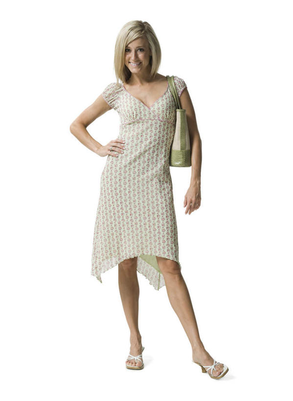 西方人,一个人,站,笑,微笑,露齿笑,竖图,室内,白天,白色背景,正面,裙子,欧洲,欧洲人,仅一个年轻女性,仅一个女性,仅一个人,握,连衣裙,服装,包,皮包,拿,拿着,注视,手叉腰,衣服,白色,叉腰,观察,看,站着,握着,摄影,服饰,影棚,观看,单肩包,察看,衣着,穿着,关注,衣饰,年轻女性,女人,女性,白种人,站立,彩图,全身,影棚拍摄,拍摄