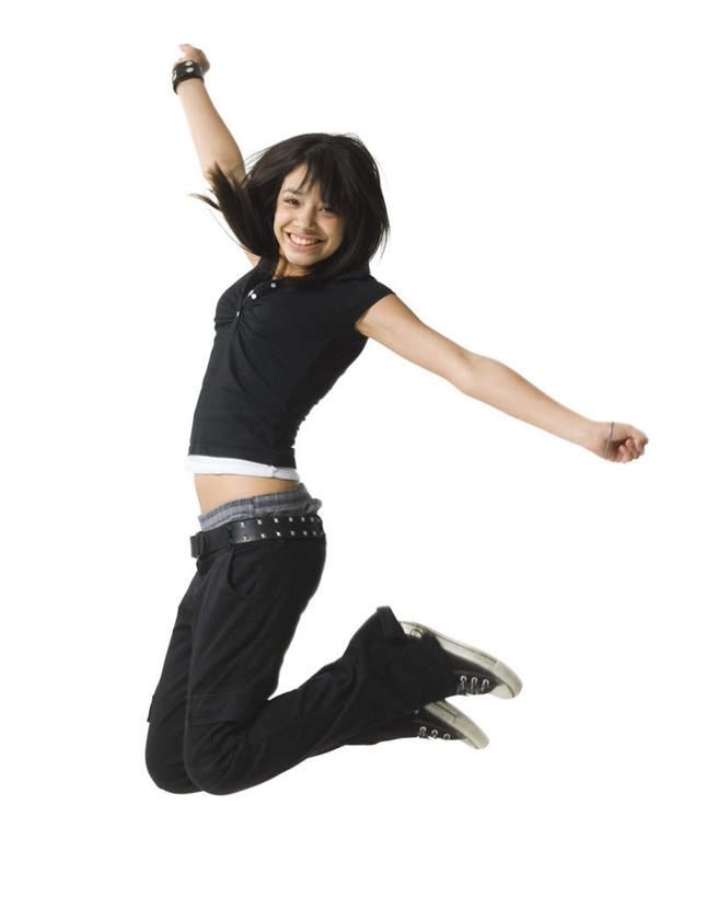 西方人,一个人,跳,伸展双臂,笑,微笑,露齿笑,竖图,室内,白天,白色背景,侧面,欧洲,欧洲人,仅一个年轻女性,仅一个女性,仅一个人,服装,裤子,半空,注视,牛仔裤,休闲装,装饰品,衣服,黑色,饰品,手链,首饰,观察,看,休闲,休闲服,摄影,服饰,手镯,影棚,观看,察看,关注,镯子,年轻女性,女人,女性,白种人,敞开双臂,伸开双臂,跳跃,展开双肩,张开手臂,张开双臂,彩图,全身,影棚拍摄,拍摄