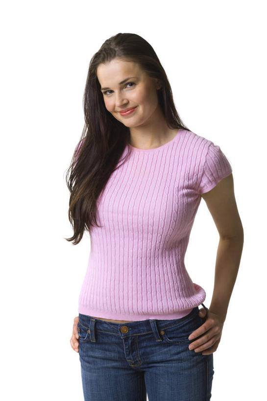 西方人,一个人,站,笑,微笑,露齿笑,竖图,室内,白天,白色背景,正面,欧洲,欧洲人,仅一个年轻女性,仅一个女性,仅一个人,服装,裤子,注视,牛仔裤,休闲装,手叉腰,衣服,粉色,叉腰,观察,看,站着,休闲,休闲服,摄影,服饰,影棚,观看,察看,双手叉腰,关注,年轻女性,女人,女性,白种人,站立,半身,彩图,影棚拍摄,拍摄