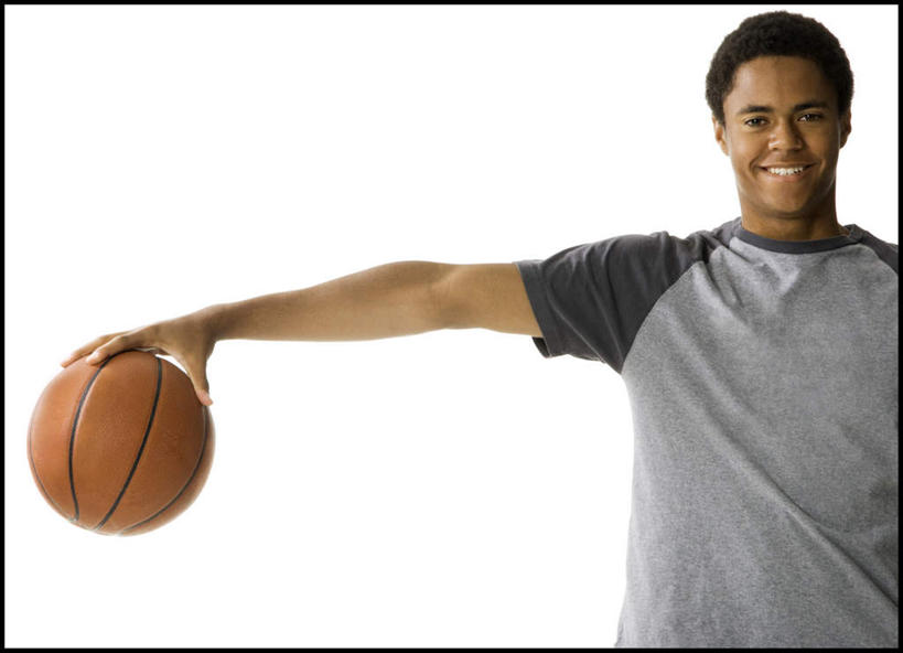 西方人,一个人,站,伸展双臂,笑,微笑,露齿笑,横图,室内,白天,白色背景,正面,篮球,欧洲,非洲,黑人,欧洲人,仅一个男性,仅一个人,握,服装,篮球装备,拿,拿着,注视,休闲装,运动器械,仅一个年轻男性,一个,衣服,灰色,观察,看,站着,休闲,休闲服,健身器械,握着,摄影,服饰,影棚,单个,观看,察看,关注,健身器材,篮球运动,男人,男性,年轻男性,非洲人,敞开双臂,伸开双臂,展开双肩,站立,张开手臂,张开双臂,半身,彩图,影棚拍摄,拍摄,运动器材
