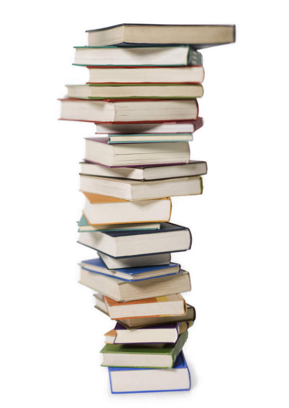 无人,竖图,室内,特写,白天,白色背景,正面,桌面,桌子,静物,书籍,一排,许多,阴影,整齐,反射,木制,影子,很多,排列,木制品,摄影,影棚,堆,队列,书,图书,彩图,影棚拍摄,拍摄