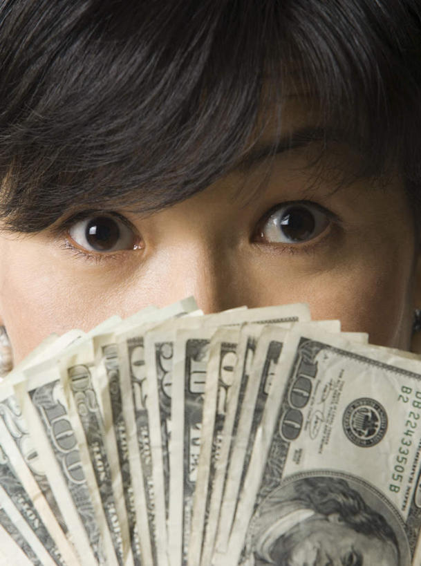 东方人,眼睛,眉毛,睫毛,一个人,商务人士,商务女性,竖图,室内,特写,白天,正面,钱,美元,亚洲,瞳孔,仅一个女性,仅一个人,一排,许多,套装,整齐,钱币,美金,注视,黄种人,排列,观察,看,仅一个中年女性,钞票,金融,纸币,眼部,摄影,影棚,经济,观看,察看,队列,关注,美圆,商务装,流通,纸钞,贸易,工薪阶层,货币,现金,女人,女性,中年女性,亚洲人,睫,眉,眼,眼睫毛,眼眉,白领,上班族,半身,彩图,影棚拍摄,拍摄,眼眉毛