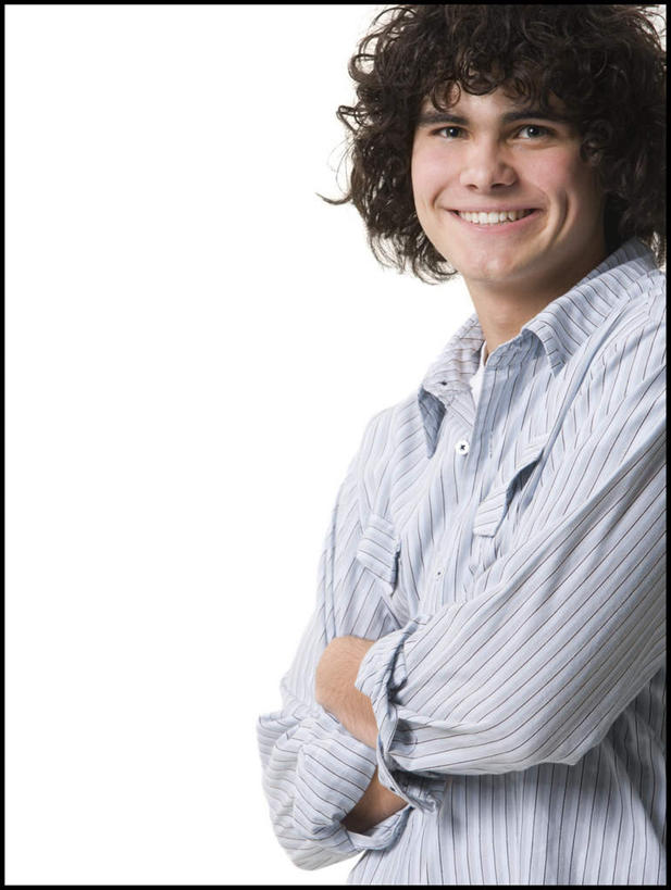 西方人,一个人,站,笑,双手交叉,微笑,露齿笑,竖图,室内,白天,白色背景,正面,欧洲,欧洲人,仅一个男性,仅一个人,服装,注视,休闲装,仅一个年轻男性,衣服,观察,看,站着,休闲,休闲服,摄影,服饰,影棚,观看,察看,双手抱胸,关注,男人,男性,年轻男性,白种人,站立,半身,彩图,影棚拍摄,拍摄